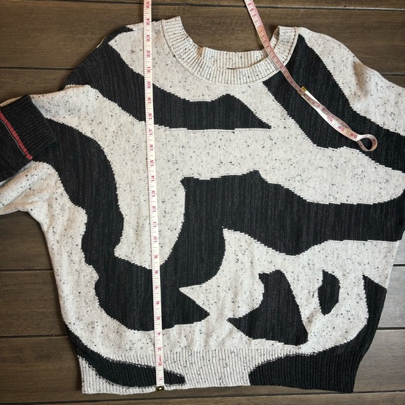 80’s Inspired Nic+Zoe Drop Shoulder Sweater With Funky Black & Gray Print Size L - Picture 7 of 8